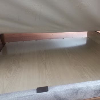 Kanepe Sandığı Düşerek Açılmıyor Ve Yastıklar Uyuşmuyor