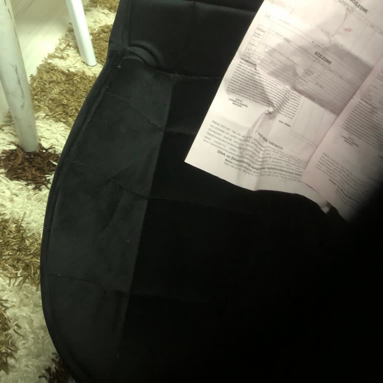 Çatlaklı Ve Sallanan Sandalyeler Nedeniyle Tam İade Talebi