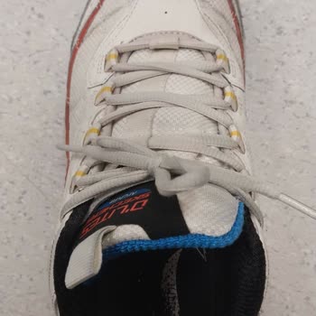 Kısa Sürede Kırılan Ve Renk Atan Skechers Ayakkabılar İçin Ürün Değişim Talebi