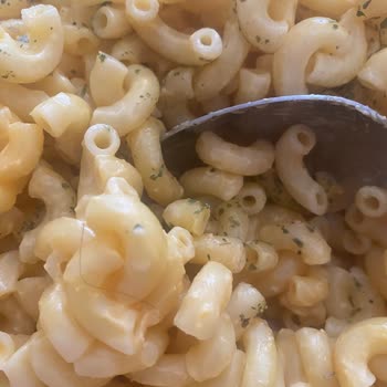 Makarna İçinde Saç/Kıl Çıkması Nedeniyle Hijyen Şikayeti Ve İade Talebi