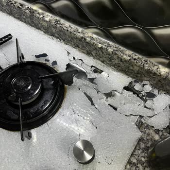 Kumtel Ankastre Fırının Camı Kendi Kendine Patladı, Garanti İhlali