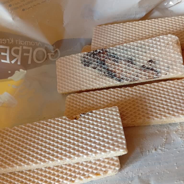 Mantarlı Gofretten Çocuk Hastalandı, Mağaza Değişim Ve İade Reddetti