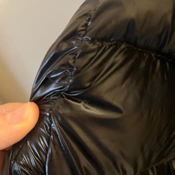 Arka Bölümde Pilling Ve İp Sökülmesiyle Lufian Kaz Tüyü Montundan Memnun Değilim