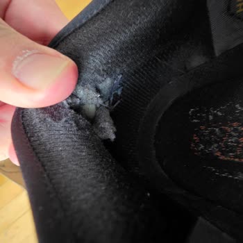 Skechers Ayakkabılarda Topuk Yırtılması Ve Mağazanın Çözüm Sunmaması