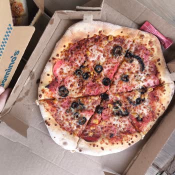 Kekik Ve Susam Eksikliği, Kalitesiz Pizzalar Ve Çözüm Sunulmaması