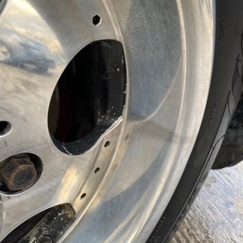 Jant Temizleme Ürünü Kullanım Sonrası Kalıcı İz Ve Parlaklık Kaybı