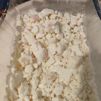 BİM'den Lor Peynirinde Kötü Koku Ve Pembe Lekeler