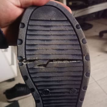 Ayıplı Deri Ayakkabının Tabanı Çatlaması Ve Değişim Talebi