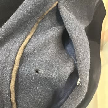 Brooks Brothers Mağazasında Mont Düğmesi Tamiri İçin Aşırı Prosedür Ve Saygısız Yaklaşım