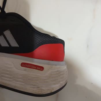 Adidas Cloudfoam Walk Ayakkabısında Erken Deformasyon Ve Değişim İsteği