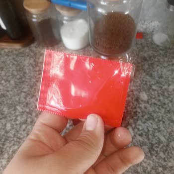 Açılmış Ve Yeniden Bantlanmış Sos Paketi Hijyen Sorunu