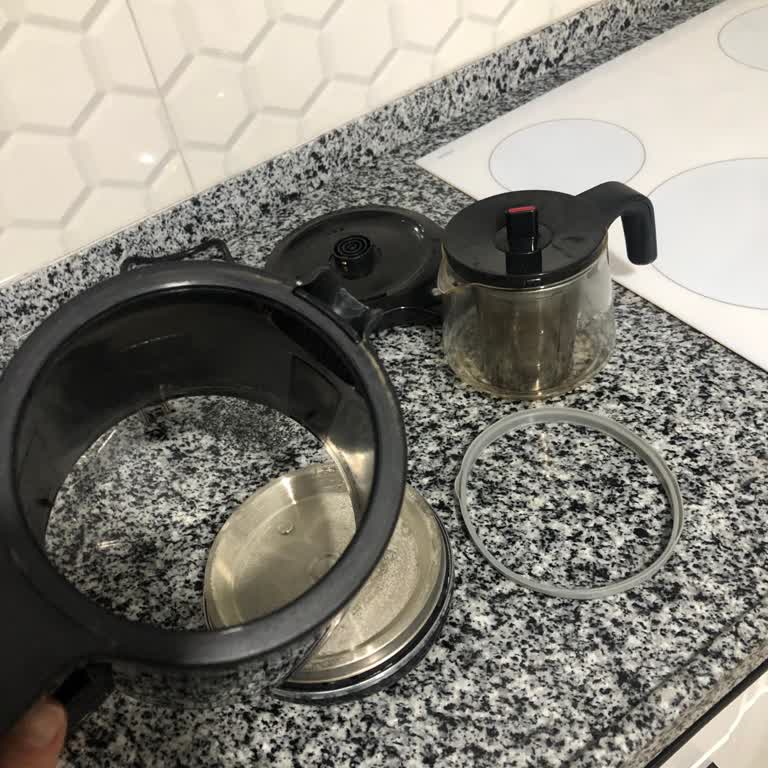 Karaca Çaycının Altı Çıktı Ve Ayağımı Yaktı