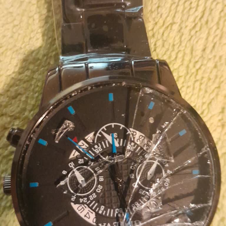 Sağlık Durumu Göz Önünde Bulundurulmadan Kırık Saat İçin Çözüm Sunulmayan Sürat Kargo Şubesi