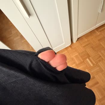 Garanti Kapsamındaki Takım Elbise Dikişi Yırtıldı, Mağaza Sadece Getirme Şartı Koştu