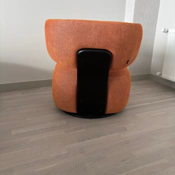 Kırık Ve Kirli Mobilyalar, Tekrarlanan Teslimat Ve Çözülmeyen Müşteri Hizmeti