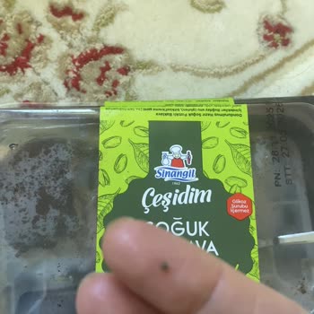 Baklavada Sert Yabancı Cisim Ve Sağlık Riski