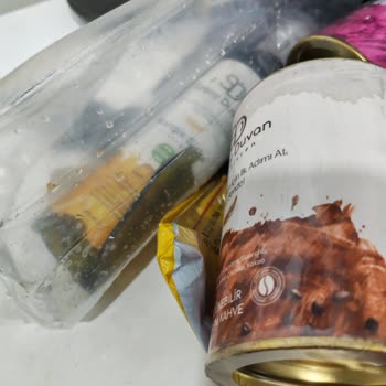 Kırık Sirke Şişesi Ve Kirlenmiş Ürünler Nedeniyle Şikayet