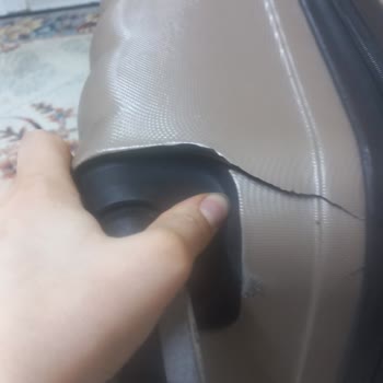 My Valice Kısa Sürede Valizin Tekerleklerinin İçe Çökmüş Olduğunu Fark Ettim