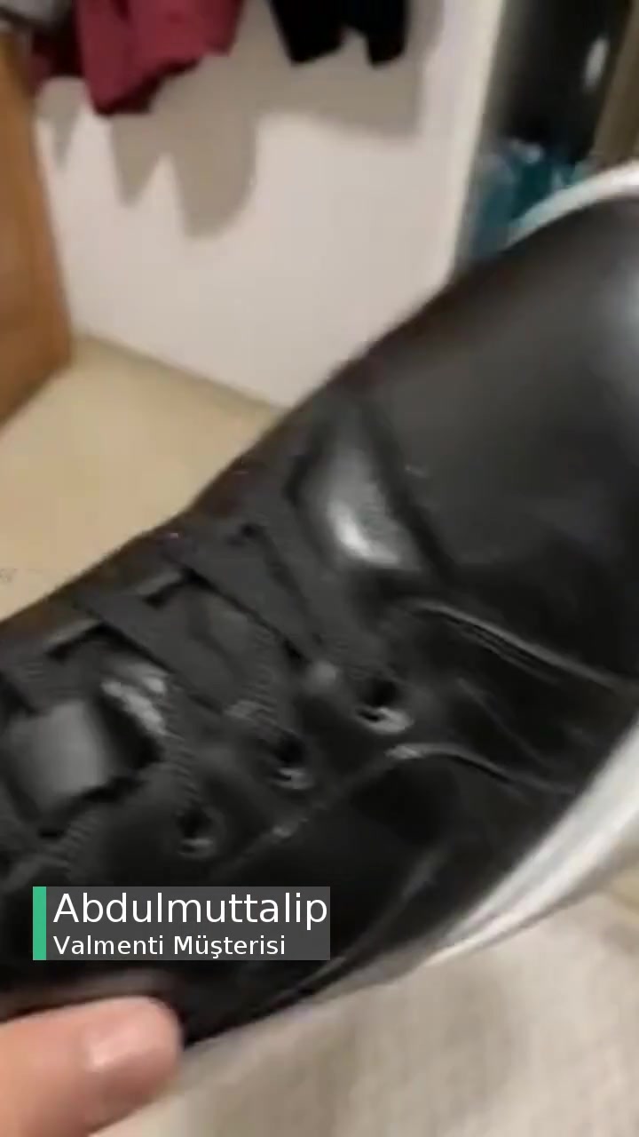 Beyaz Tabanlı Ayakkabı Valmenti videonun kapak resmi
