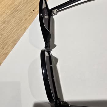 Tom Ford Gözlüğünde Tekrar Eden Renk Atması Ve Uzayan Değişim Süreci