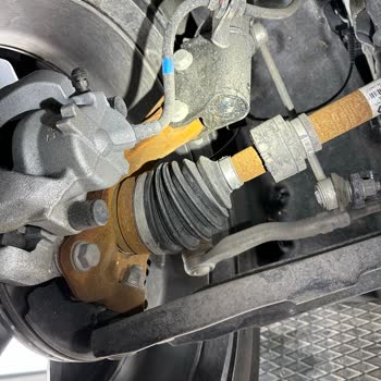 Renault Duster'da Görülen Gamzeler Ve Göçük İçin Değer Kaybı Tazmini