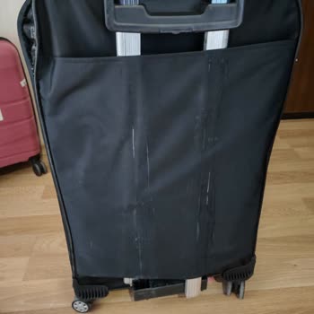 Ajet Çukurova’dan Azerbaycan’a Uçuşta Kırılan Büyük Boy Bavullar ve Cevapsız Hasar Kaydı