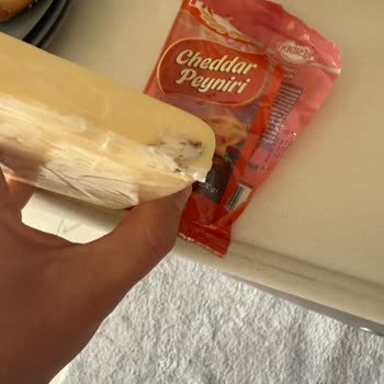 Я Получил Cheddar Сыр President в  Упаковке с Плесенью