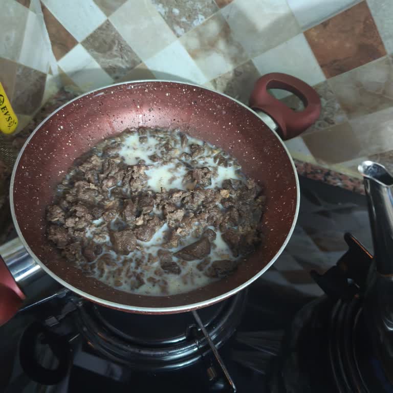 Laz Adam Süt Ürünleri Sağlık Riski Yaratıcı Bozuk Kavurma Ve Tam İade Talebi