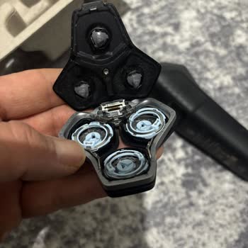 Garanti Servisinden Çizik Ve Kirli Tıraş Makinesi Aldım