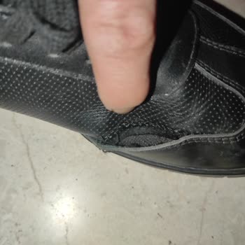 Garanti Kapsamındaki Ayakkabının Dikiş Açılması Üretim Hatası Olarak Reddedildi