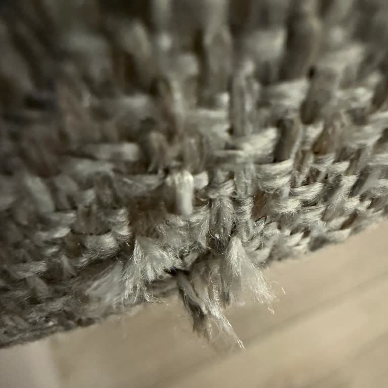 Enza Home Beylikdüzü Mağazasında Defolu Sandalyeler Değiştirilmiyor