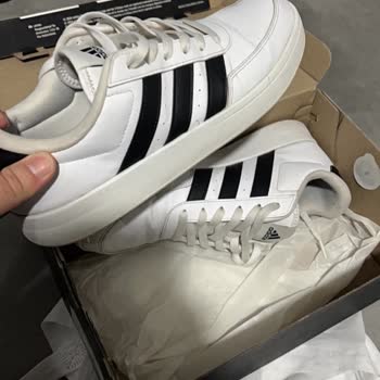 Adidas Breaknet 2.0 Ayakkabısında Altı Ayda İç Astarda Yırtılma, Mağazalar Kullanıcı Hatası Diyor