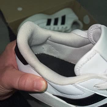 Adidas Breaknet 2.0 Ayakkabısında Altı Ayda İç Astarda Yırtılma, Mağazalar Kullanıcı Hatası Diyor