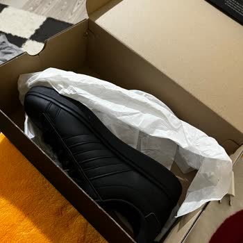 Eksik Gönderim: Tek Ayakkabı Aldım, Tam Çift İstiyorum