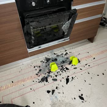 Simfer Ankastre Fırın Camı Kendiliğinden Patladı: Parça Değişimi Talebi