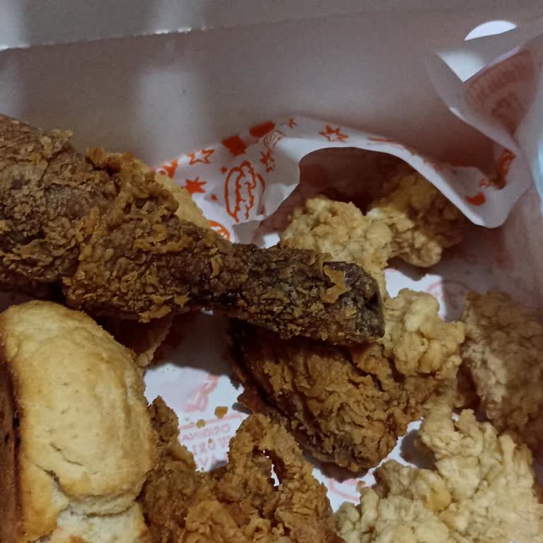 Popeyes Getir'den Tekrarlayan Bayat Tavuk Budu: Gıda Güvenliği Endişesi