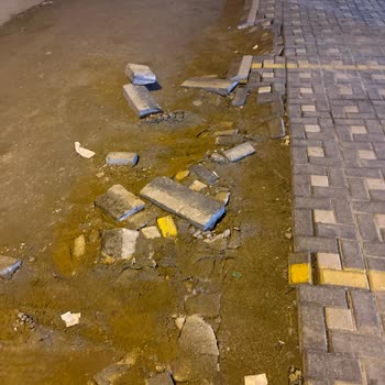 Altındağ’da Migros Önünde 3 Yıldır Kaldırım Olmaması Ve Çamurlu Yol Güvenlik Sorunu