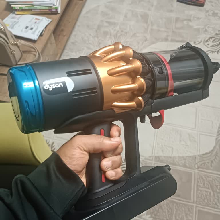 Yeni Dyson V16 Süpürge Şarjda Çalışmıyor Ve Müşteri Hizmetleri Yanıt Vermiyor