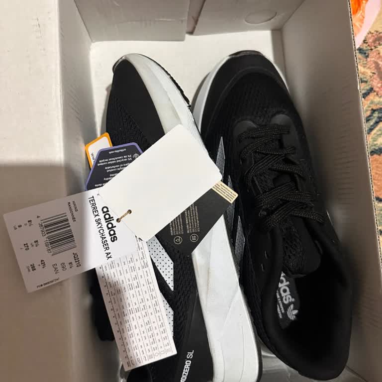 Yanlış Adidas Ayakkabı Gönderildi, Çözüm Bekleniyor