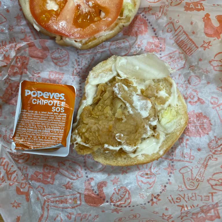 Eksik Soğan Halkası Ve Küçük Tavuk Parçası İçin Hayal Kırıklığı