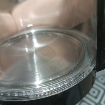 Karaca Çaysever Konuşan Çaycının Alt Cam Haznesindeki Tekrarlayan Kırılma Ve Pas İçin Değişim Talebi