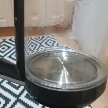 Karaca Çaysever Konuşan Çaycının Alt Cam Haznesindeki Tekrarlayan Kırılma Ve Pas İçin Değişim Talebi