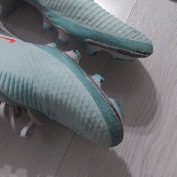 Intersport Az Kullanılan Nike Kramponun Tabanı Açıldı Mağaza Kullanıcı Hatası Diyerek Reddediyor