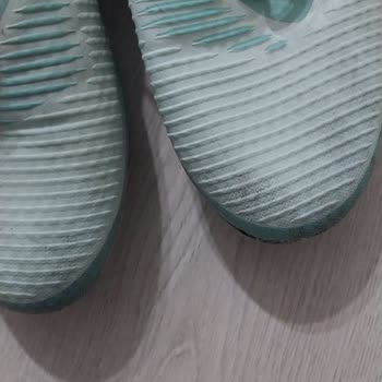 Intersport Az Kullanılan Nike Kramponun Tabanı Açıldı Mağaza Kullanıcı Hatası Diyerek Reddediyor