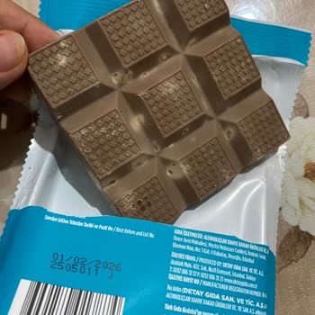 Küflü Çikolata Satışı İçin A101 Ve Kahve Dünyası'na İade Ve Kontrol Talebi