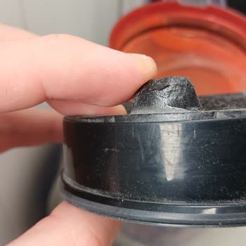 Philips Aqua Plus 8000 Model Süpürgenin Filtre Lastiği 2 Ayda Deforme Olması