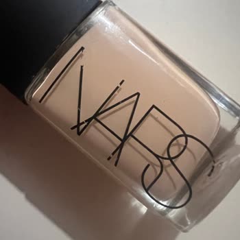 İndirimli 7 Yıllık Fondöten Satışı Sağlık Mağduriyetine Neden Oldu