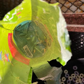 Migros Mağazasındaki Fruity Rings Ürünü Canlı Larvalar İçeriyor