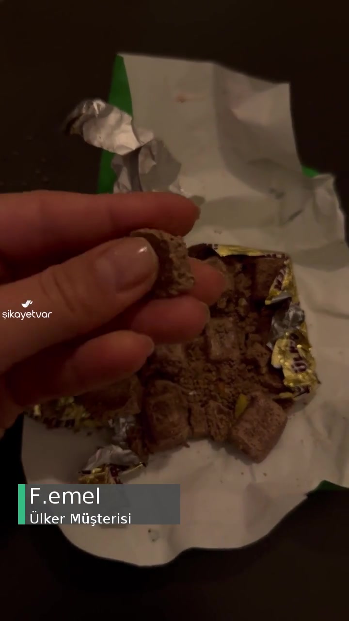 Ülker Antep Fıstıklı Çikolata Bozuk Çıktı! videonun kapak resmi
