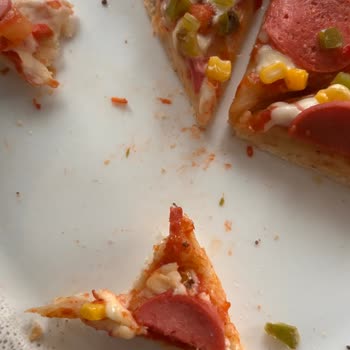 BİM Lezzethane Pizza’da Böcek Sorunu Ve Hijyen İhmaline Yanıt Bekleniyor